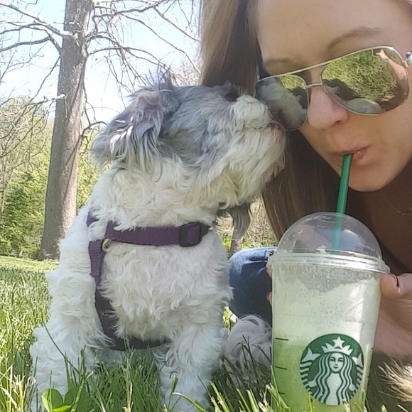 Meet your Posher, Jessica - Picture 1 of 1